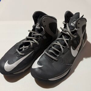 Nike Men's Charcoal and Silver Athletic Shoes